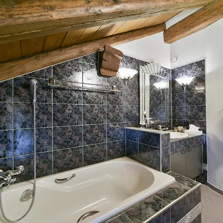 Chesa Grischuna - * Ла-Пунт-Чамуэшч